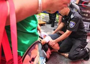 男子吃瓜全过程,从挑选到回味,一场味蕾的盛宴