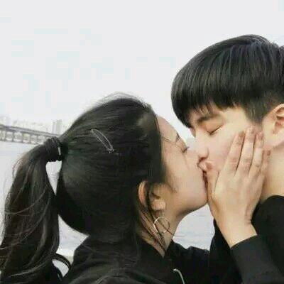 单人情头真人吃瓜,真人吃瓜背后的甜蜜秘密